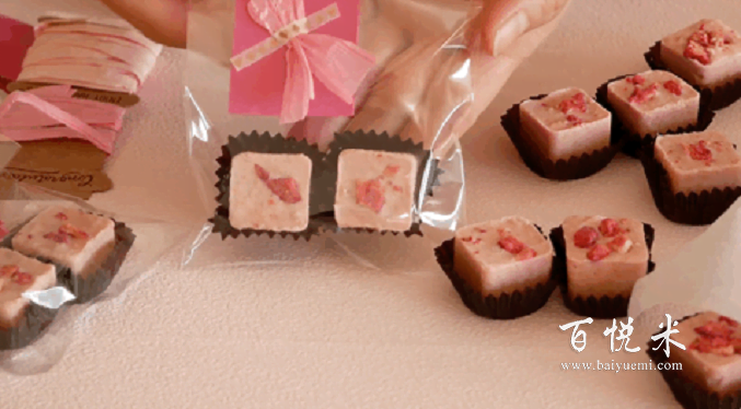 超級(jí)簡單的草莓牛奶巧克力，小白在家也能做